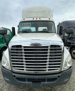 2018 FREIGHTLINER Cascadia - Image 5