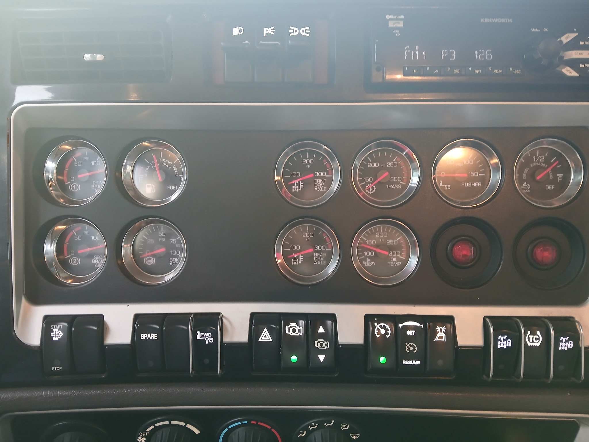 2020 KENWORTH T800 - Image 23