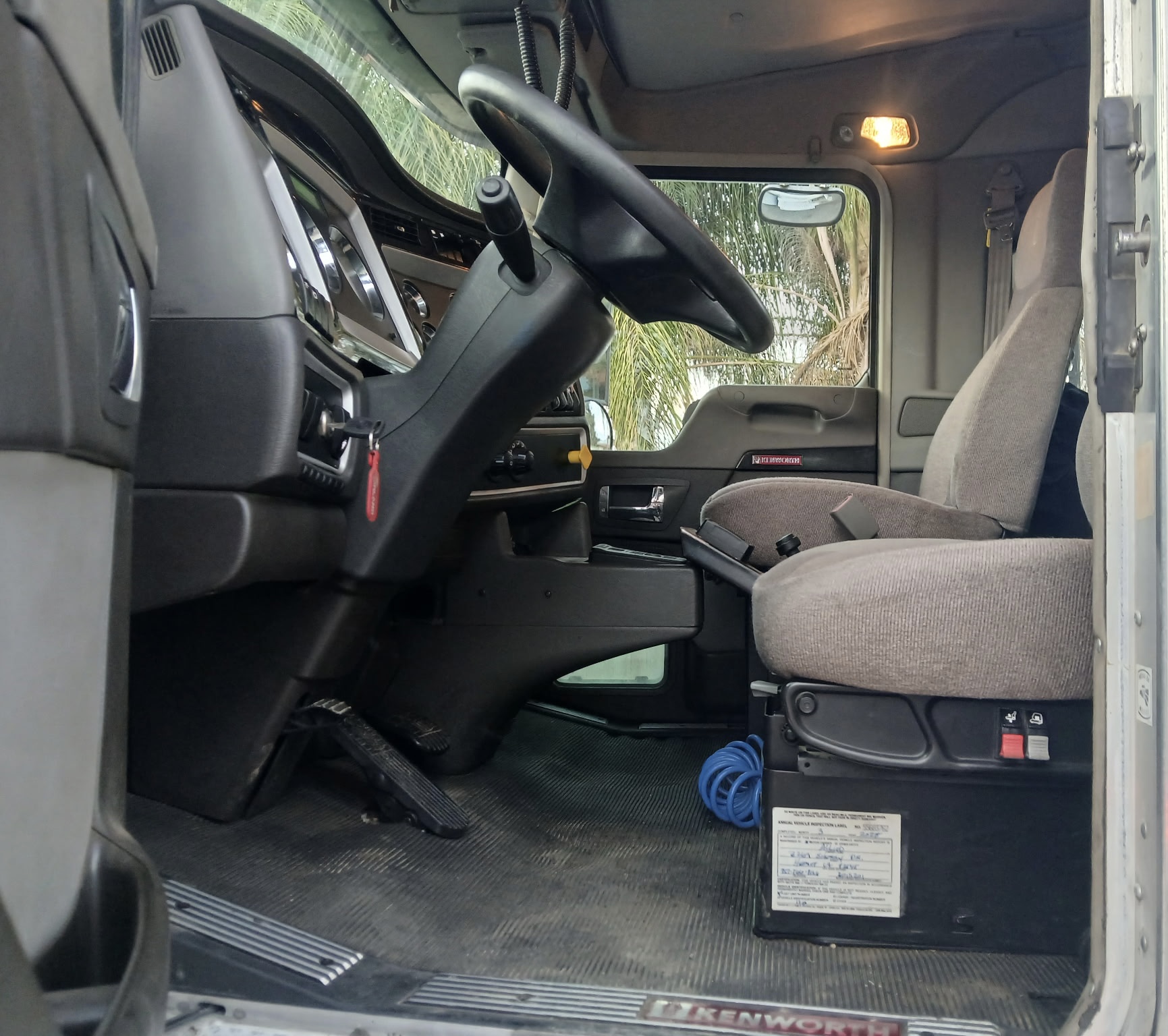 2020 KENWORTH T800 - Image 21