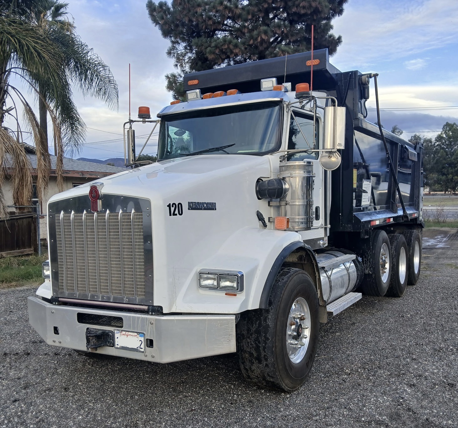2020 KENWORTH T800 - view 2 of 28