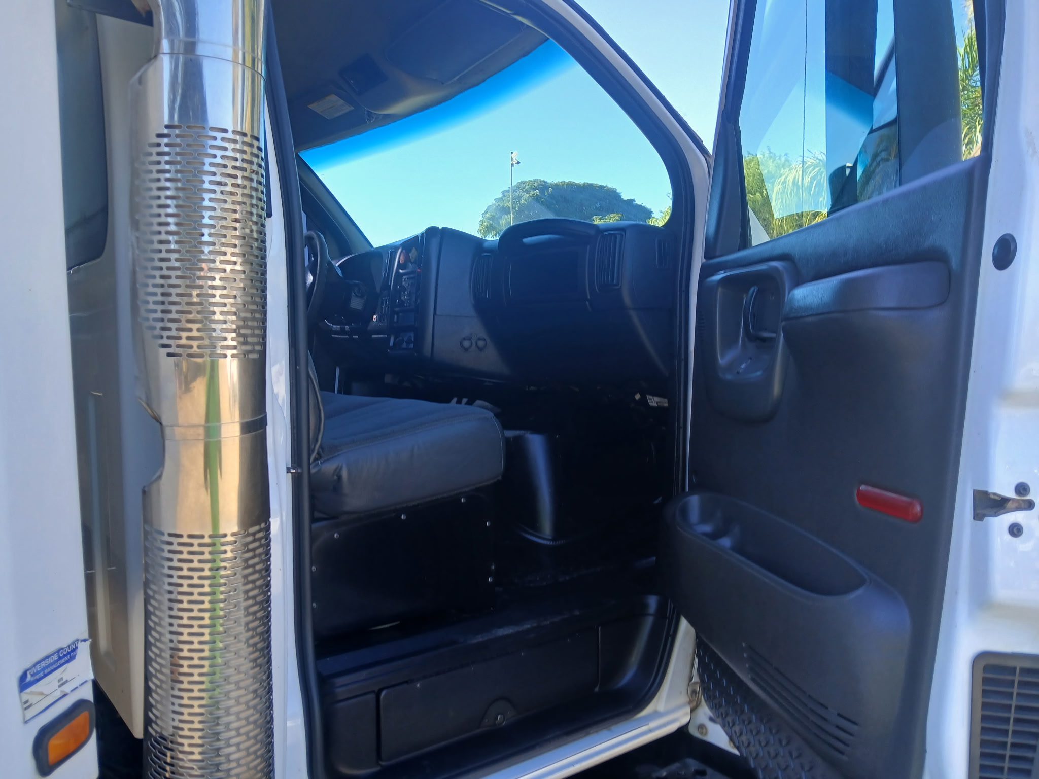 2004 CHEVROLET C7500 - Image 12