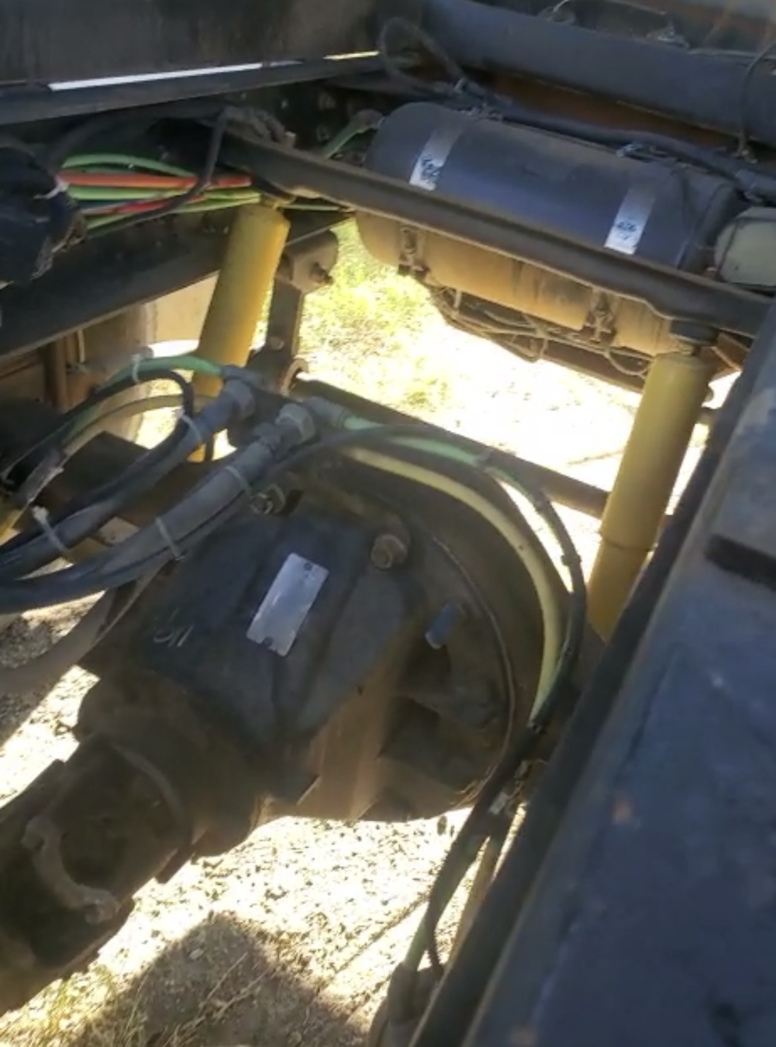 2004 CHEVROLET C7500 - Image 19