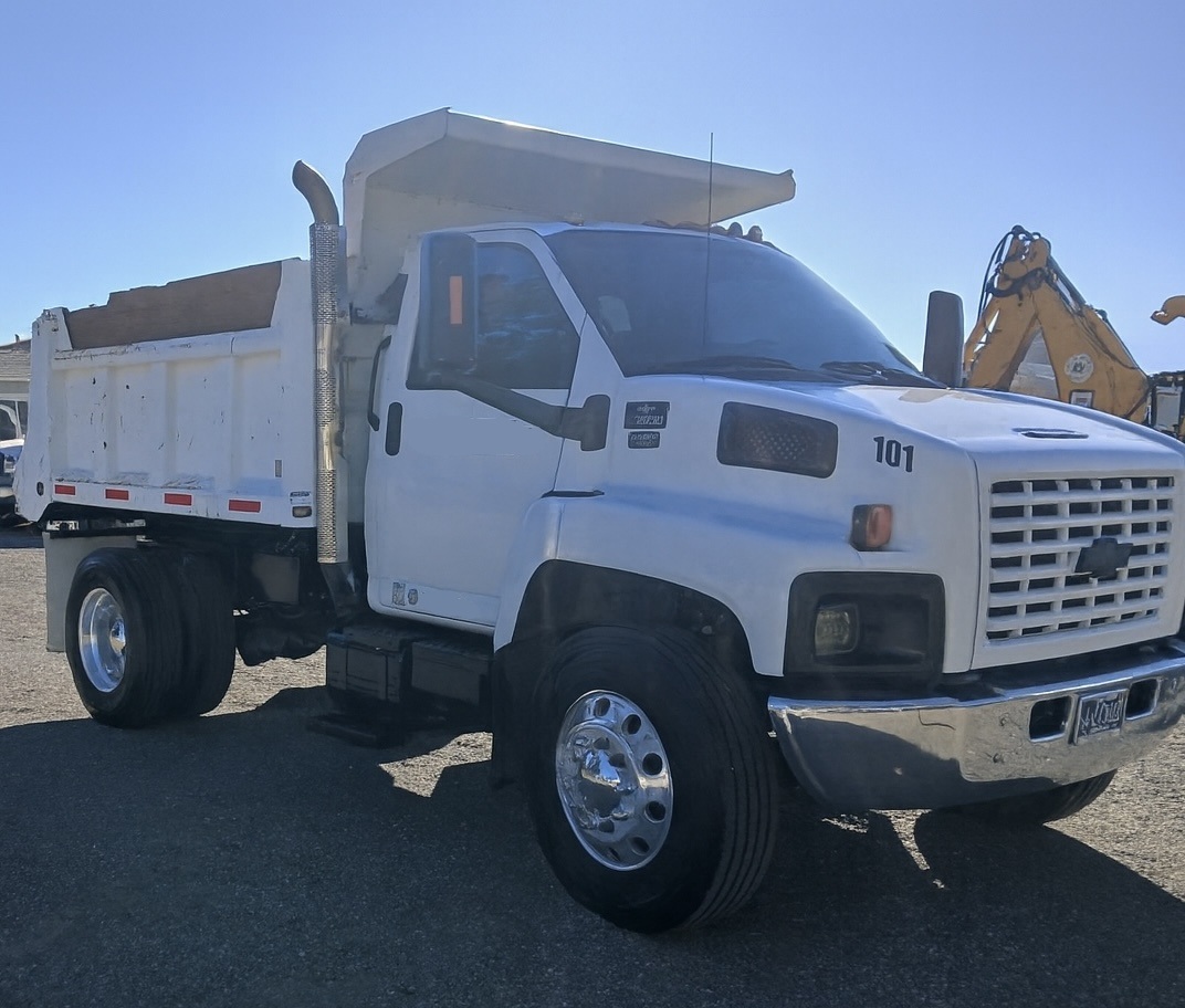 2004 CHEVROLET C7500 - Image 2