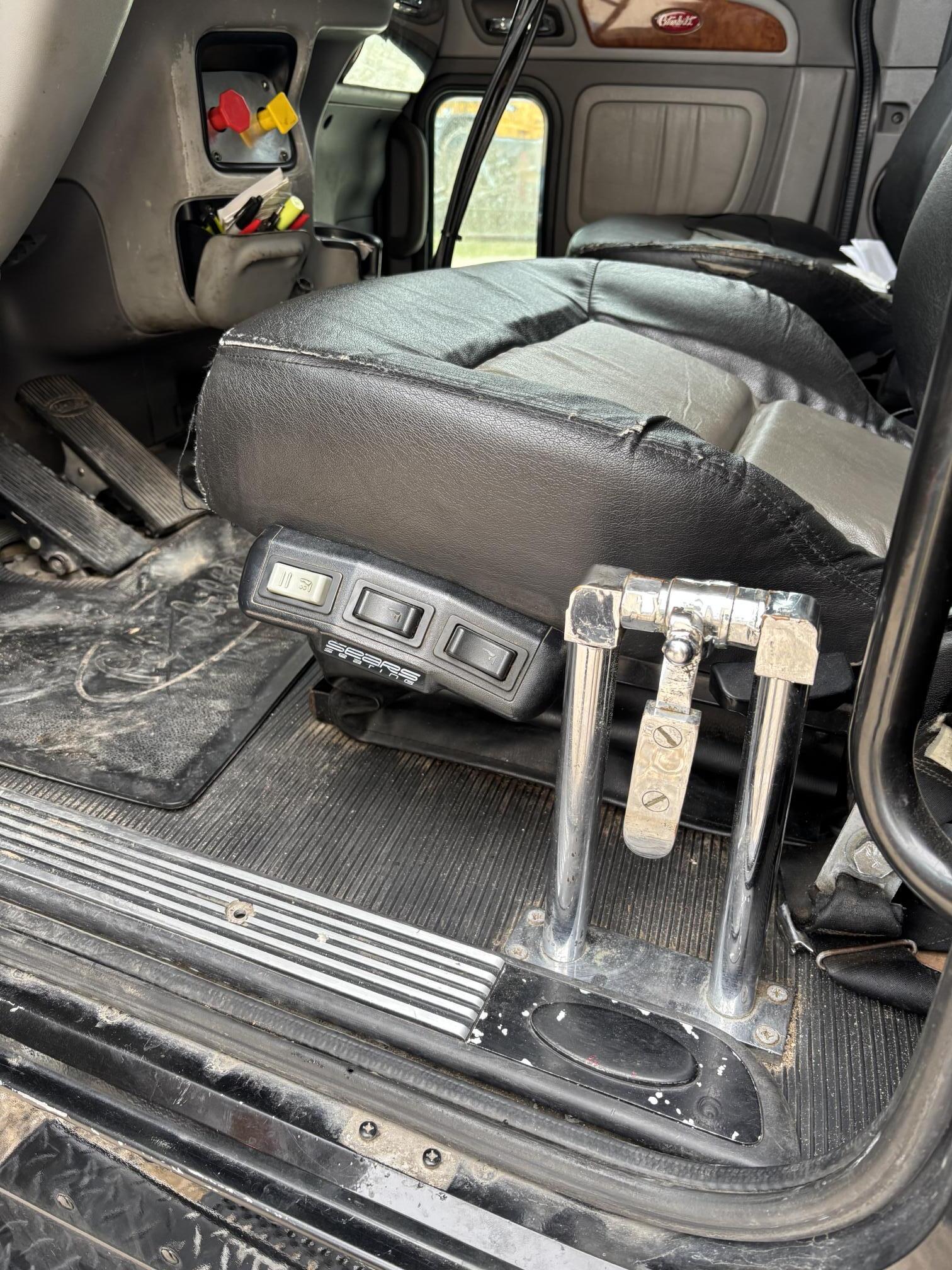 2006 PETERBILT 379 - Image 23