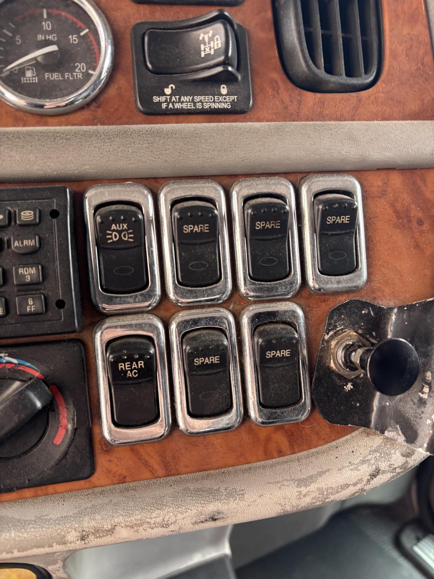 2006 PETERBILT 379 - Image 32