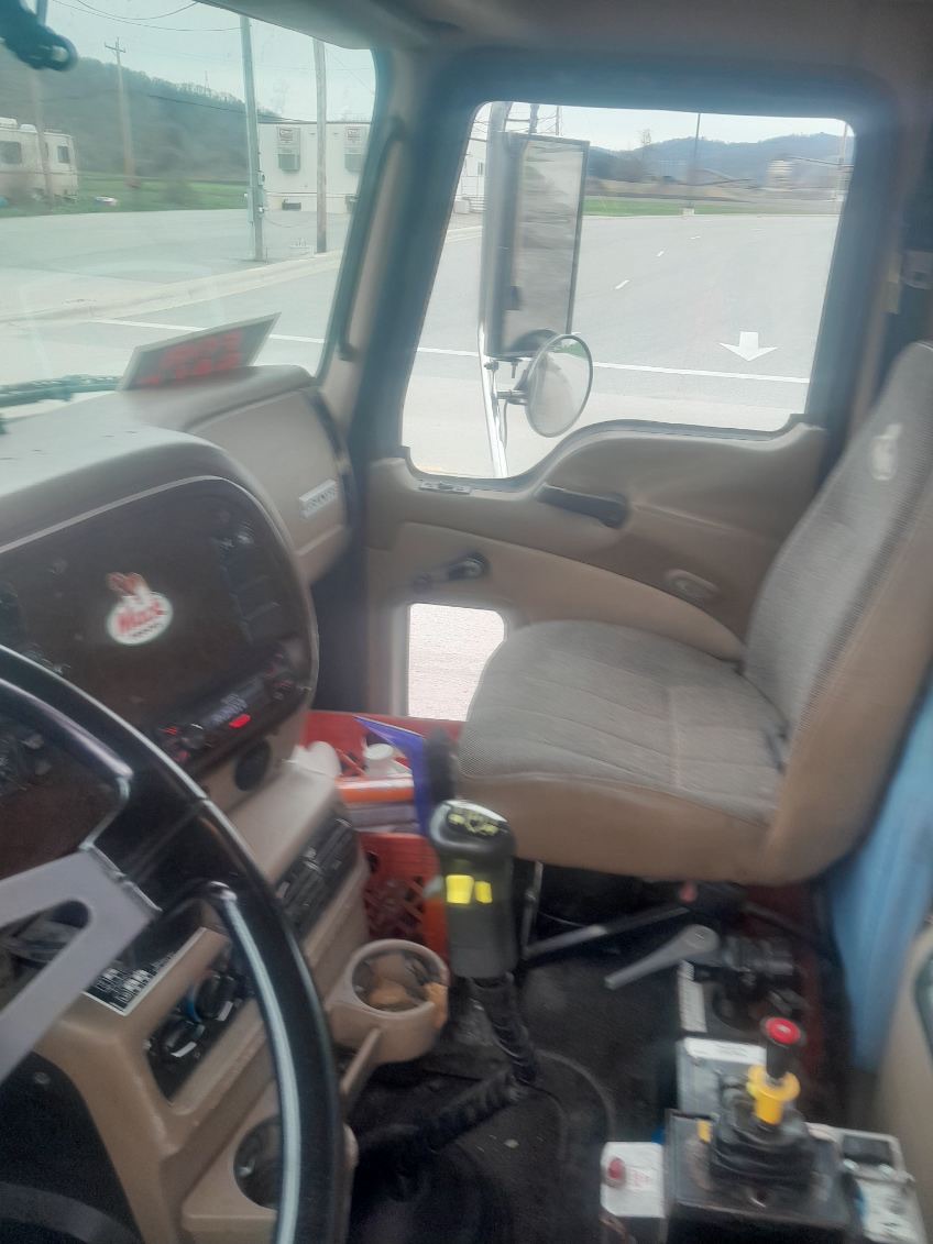 2006 MACK CV713 - view 6 of 6