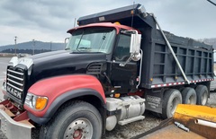 2006 MACK CV713 - Image 2