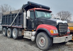 2006 MACK CV713 - Image 1