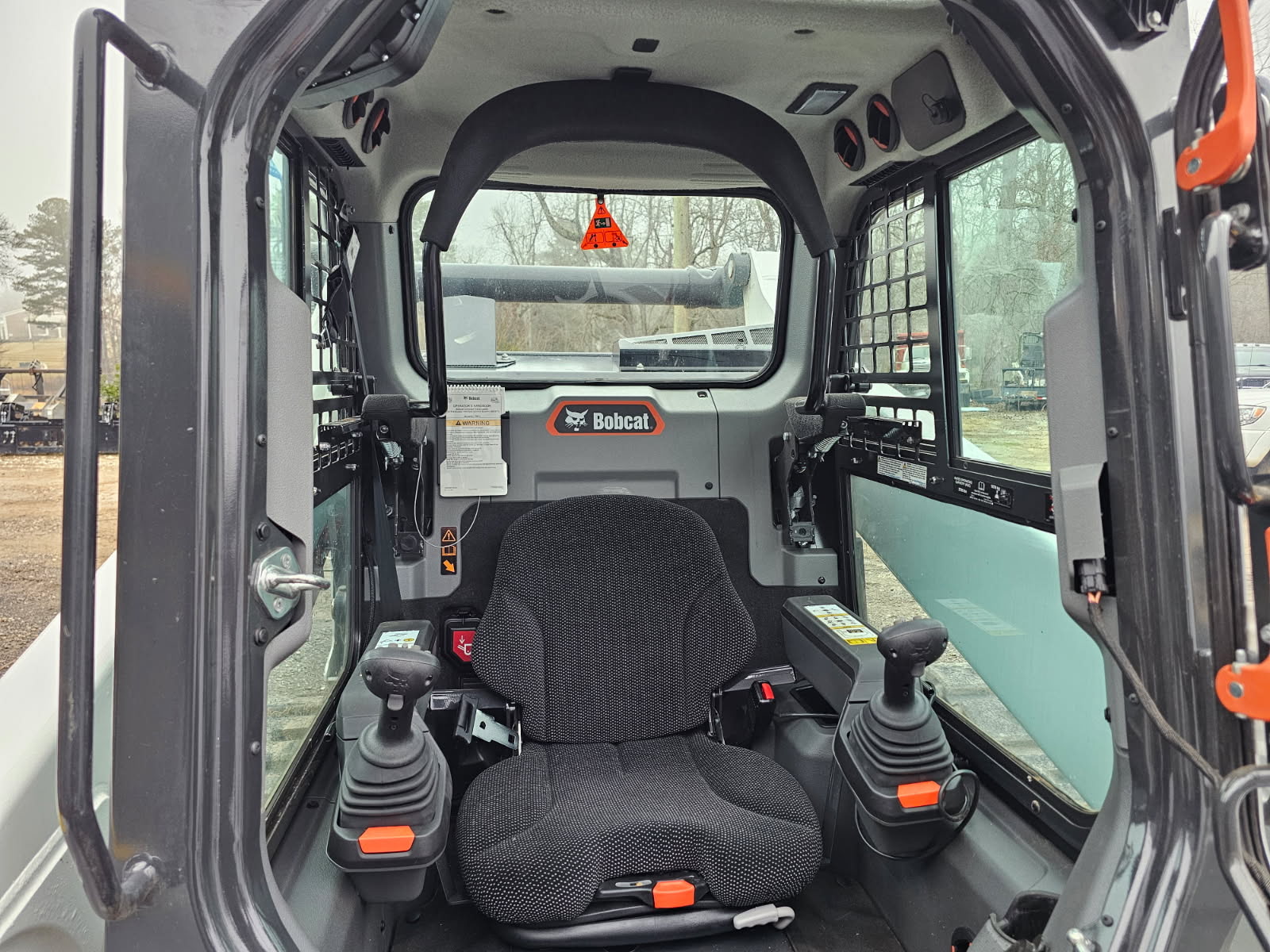 2024 BOBCAT T86 - view 5 of 7