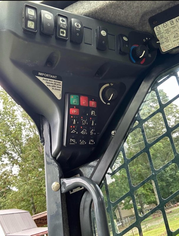 2021 DEERE 331G - view 4 of 8