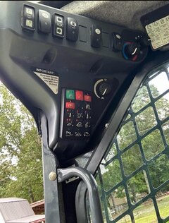 2021 DEERE 331G - Image 4