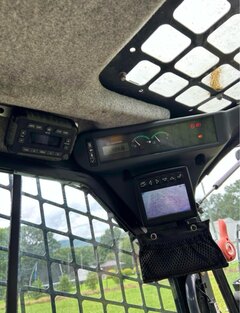 2021 DEERE 331G - Image 7