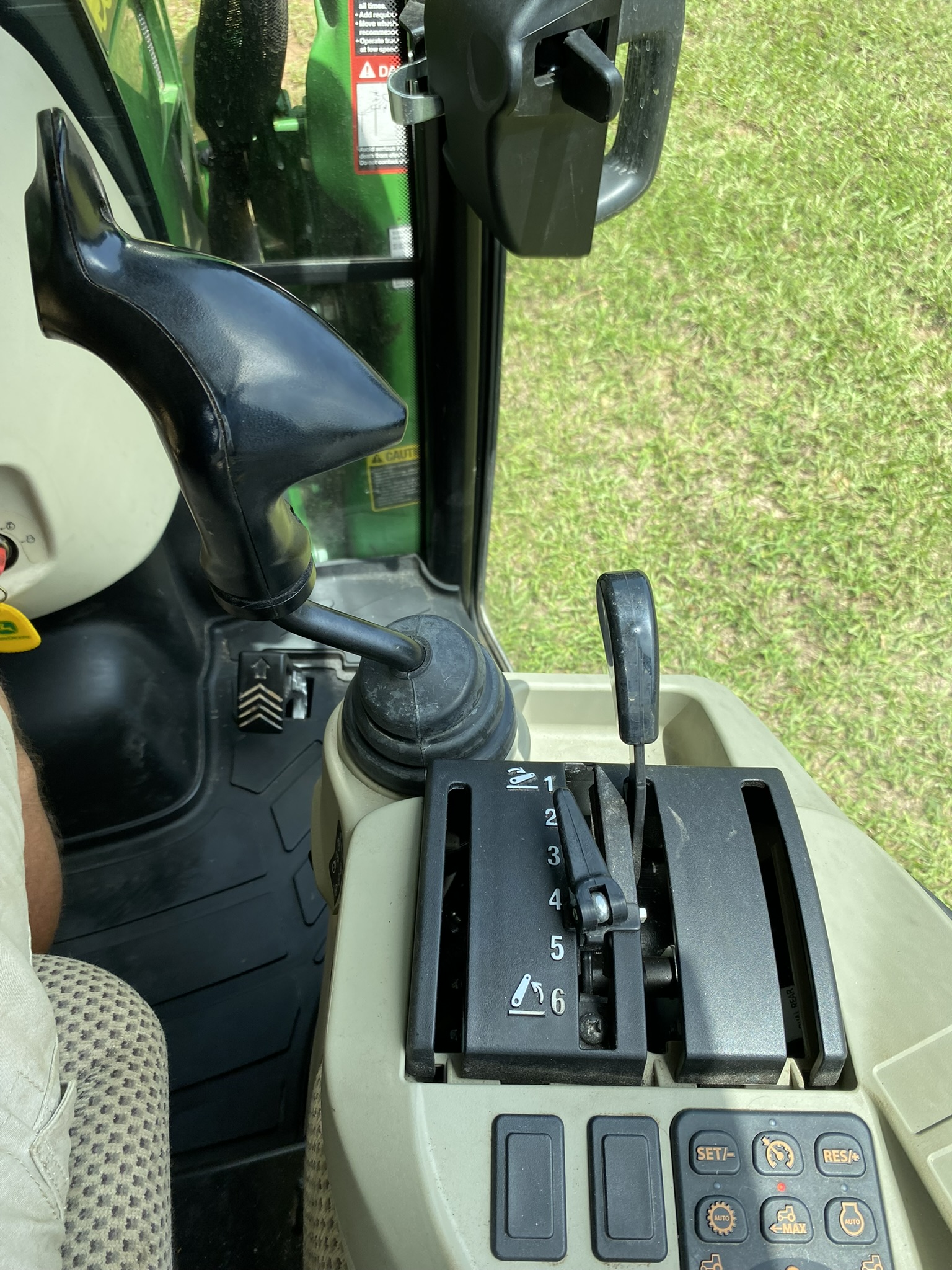 2018 JOHN DEERE 3033R - Image 18