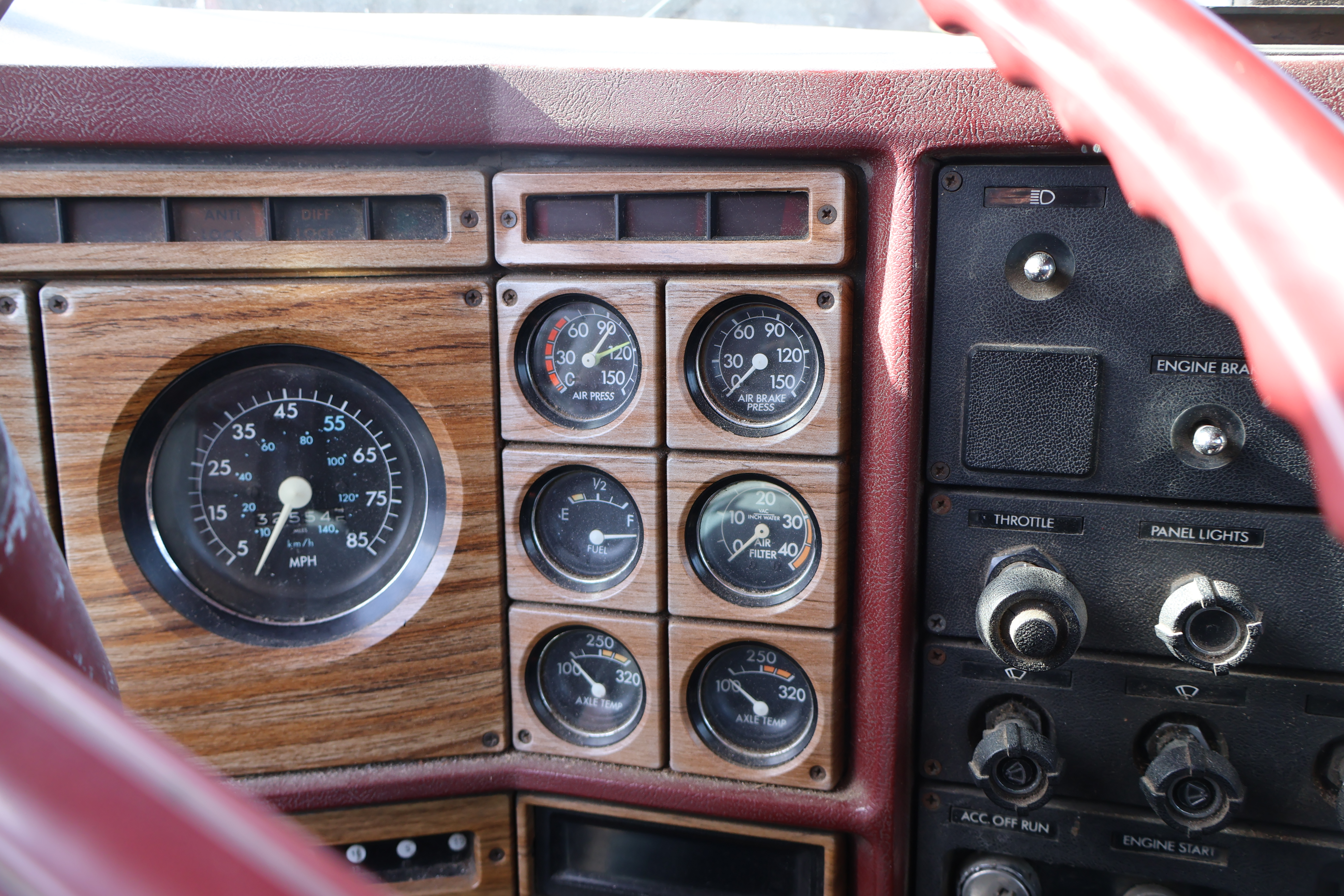 1981 GMC General - Image 32