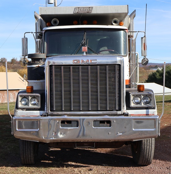 1981 GMC General - Image 4