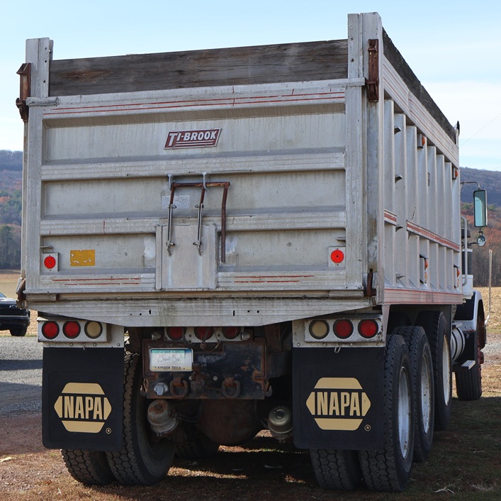 1981 GMC General - Image 9
