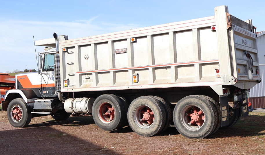 1981 GMC General - Image 7