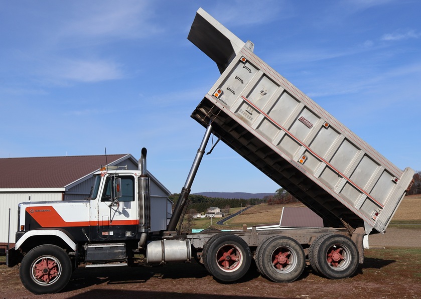 1981 GMC General - Image 12