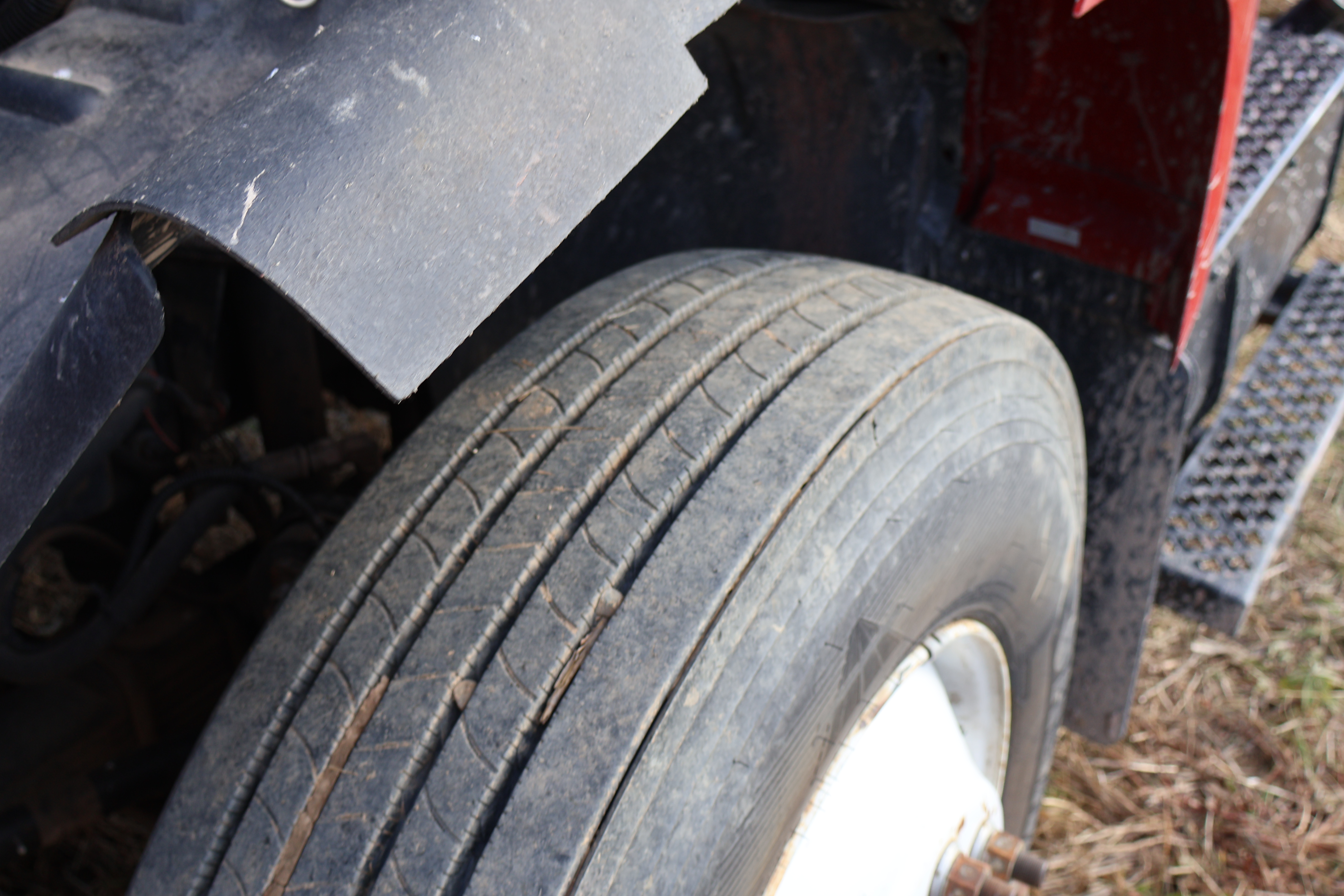 2005 CHEVROLET C8500 - Image 32