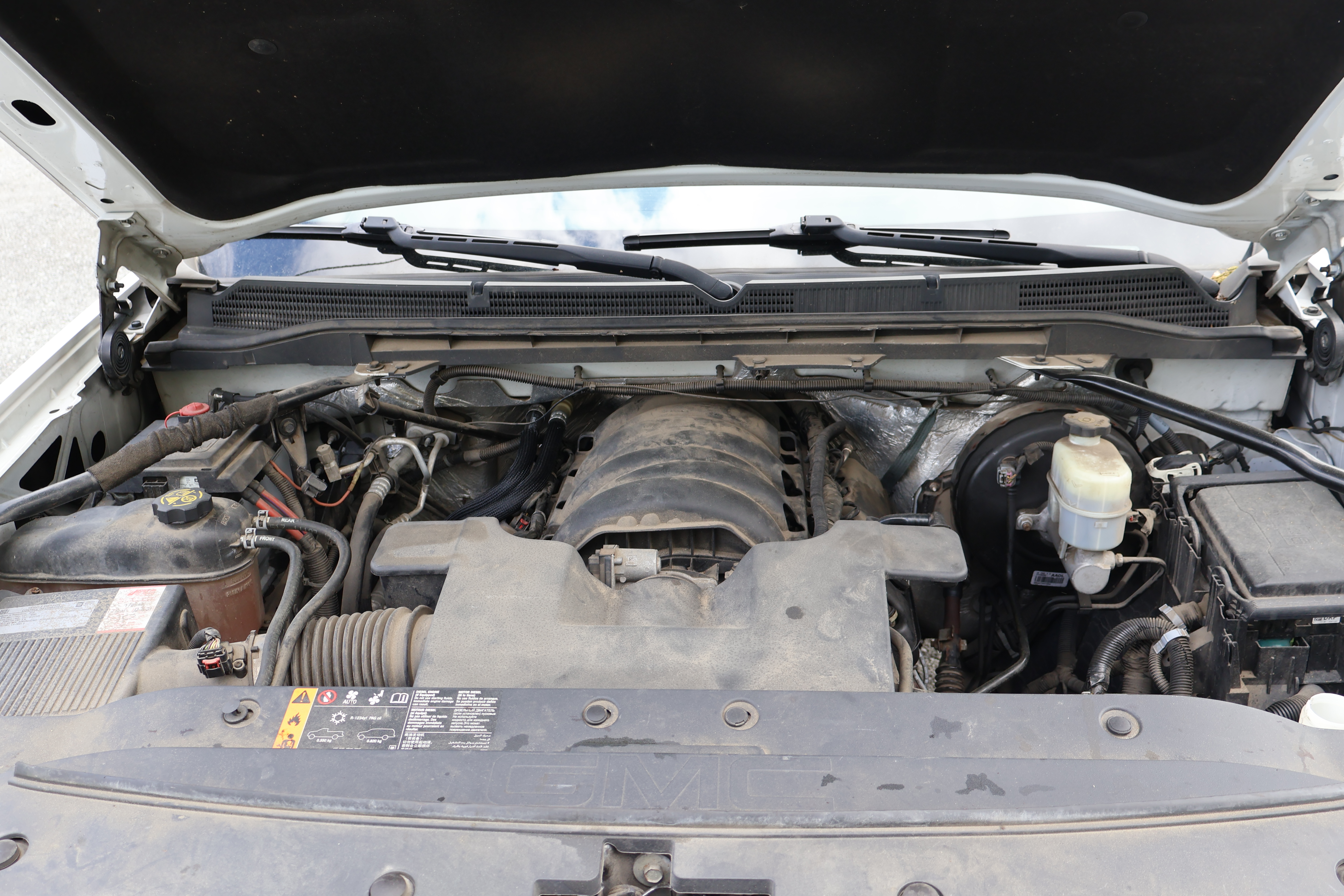 2018 GMC Sierra - view 20 of 30