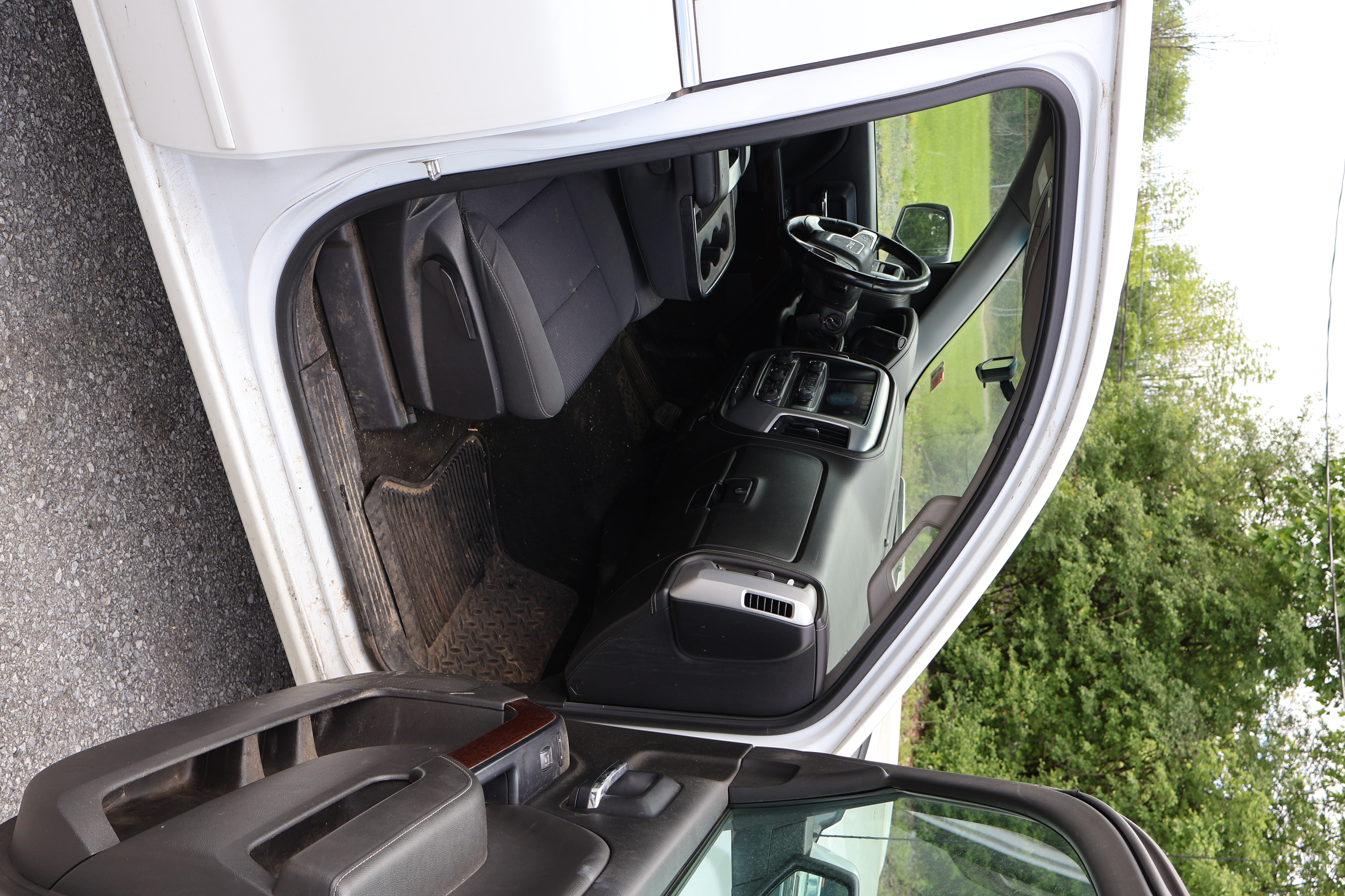 2018 GMC Sierra - Image 23