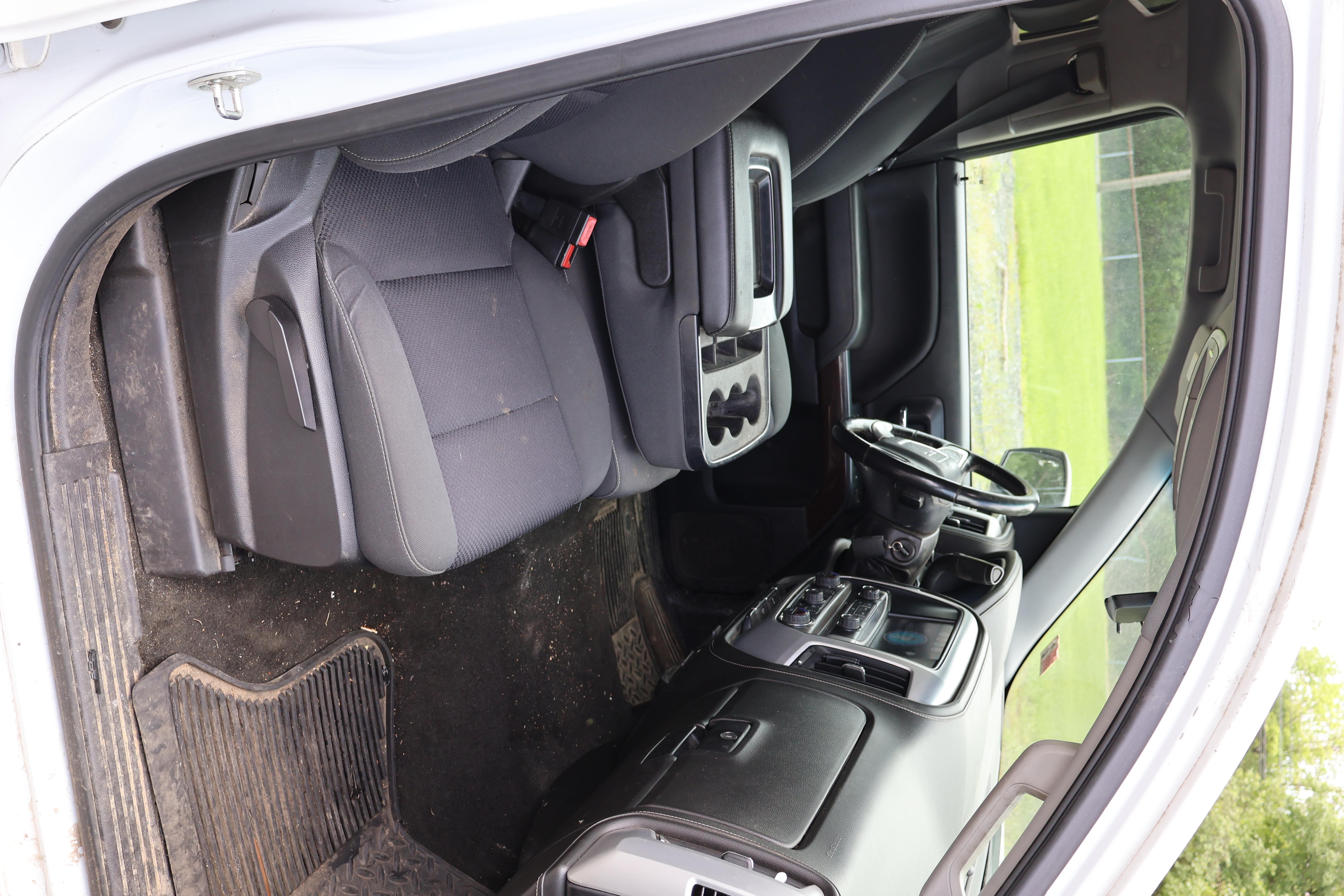 2018 GMC Sierra - Image 24