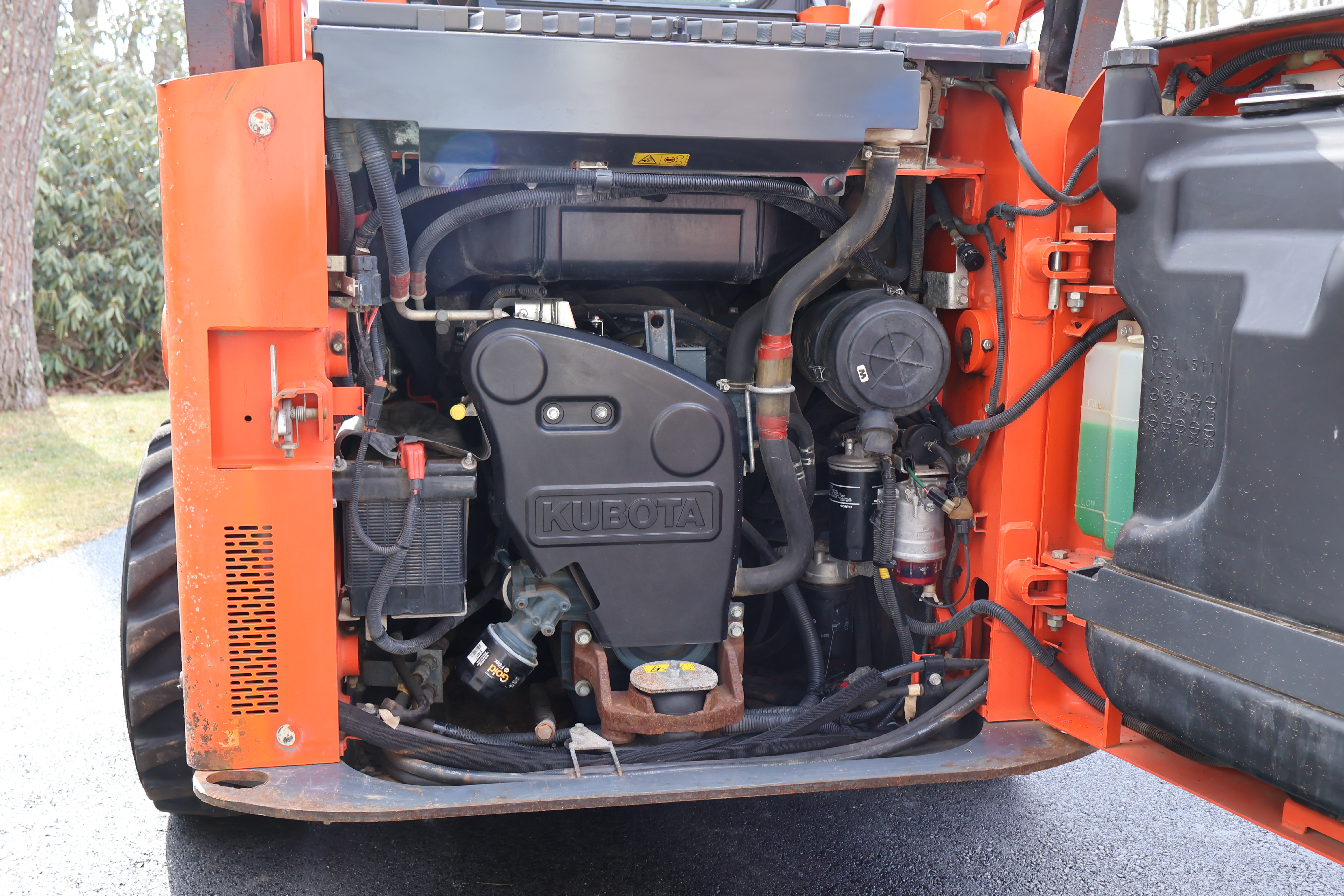 2018 KUBOTA SSV65 - Image 11