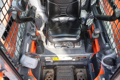 2018 KUBOTA SSV65 - Image 19