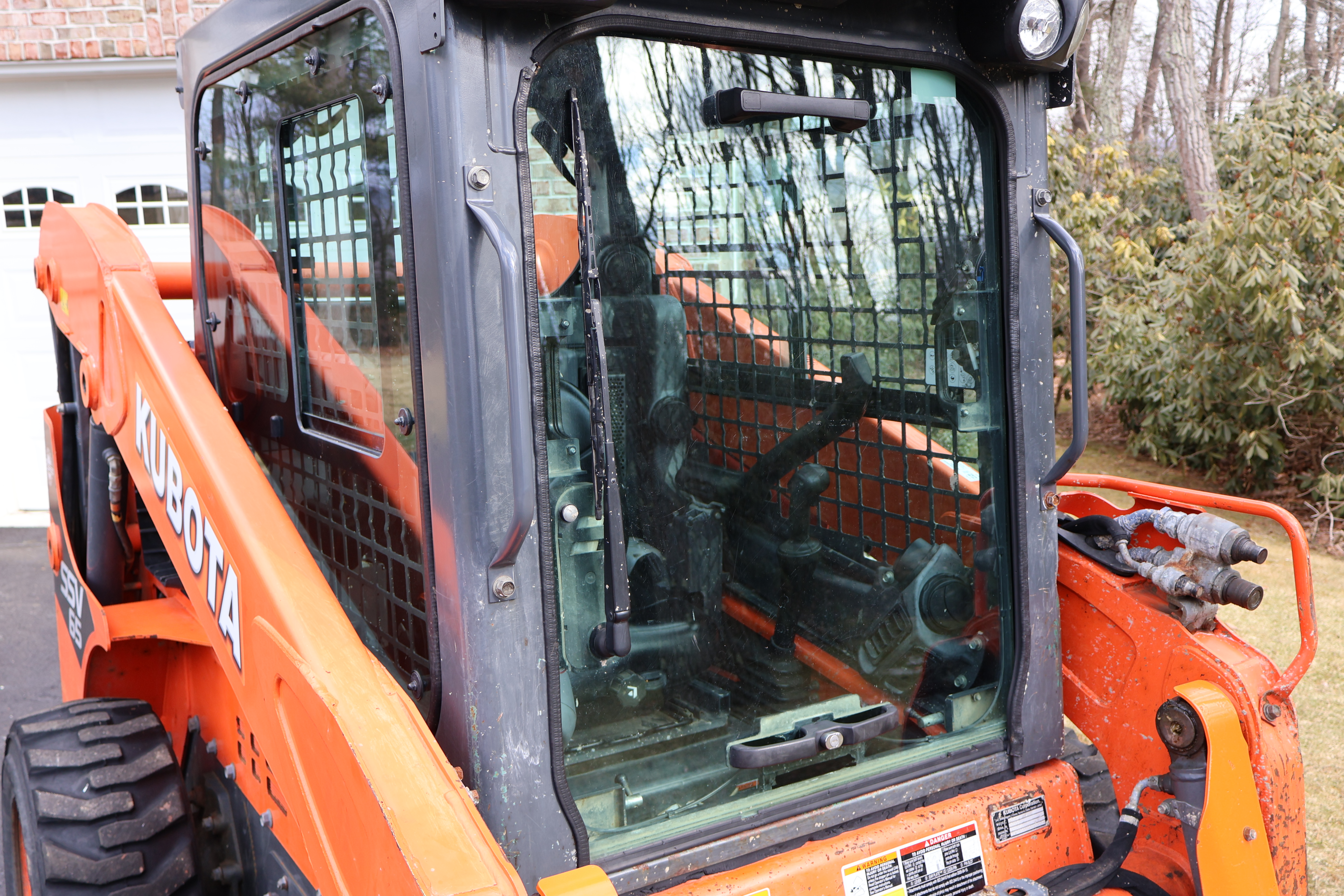 2018 KUBOTA SSV65 - Image 27