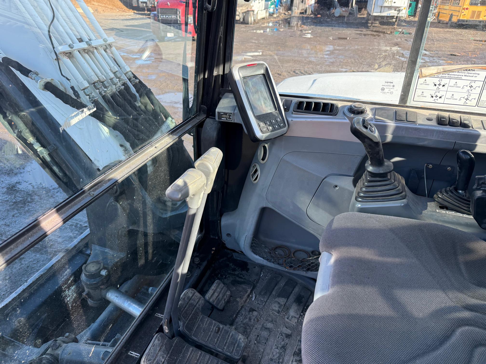 2016 BOBCAT E85 - Image 24