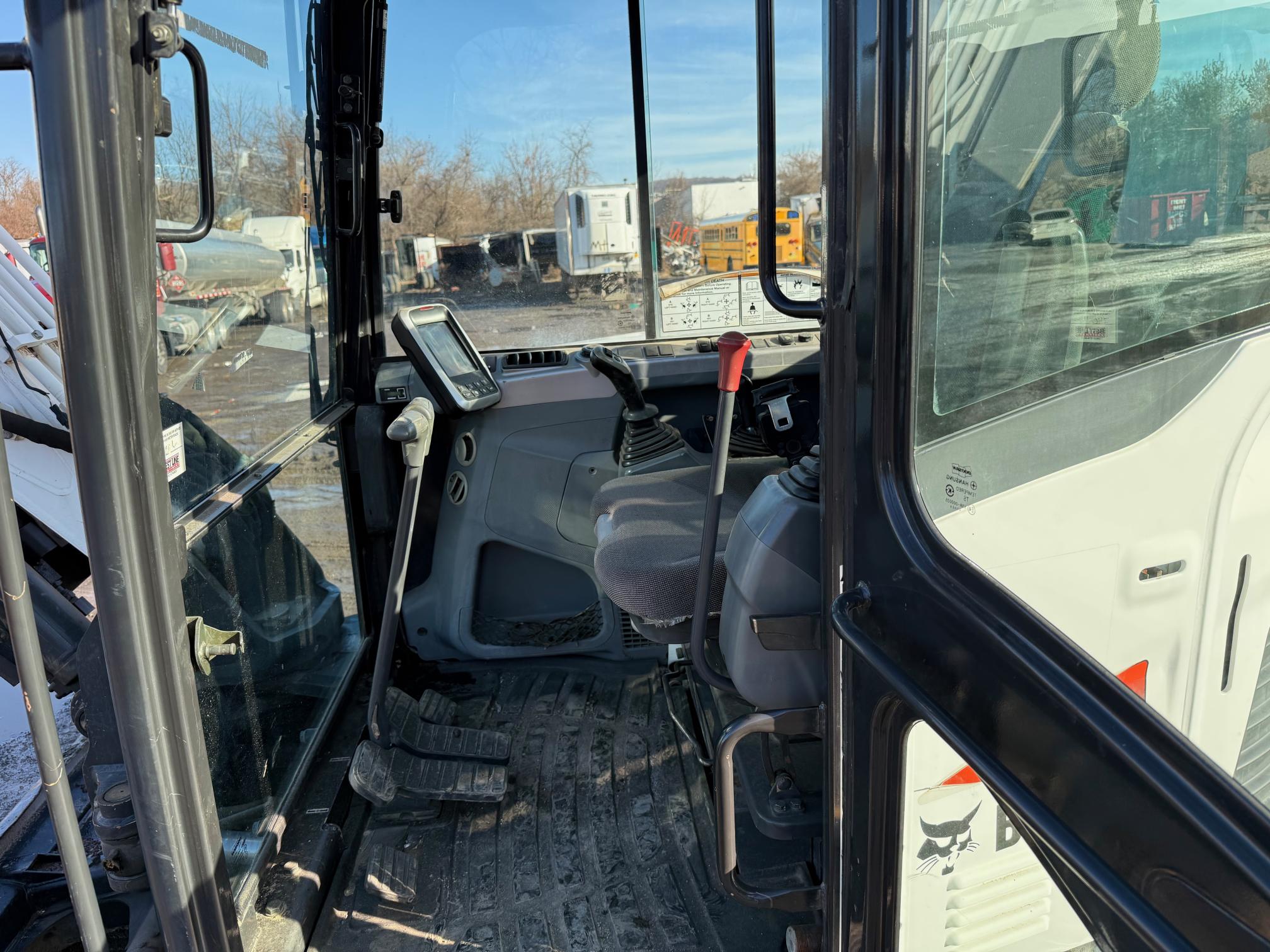 2016 BOBCAT E85 - Image 25