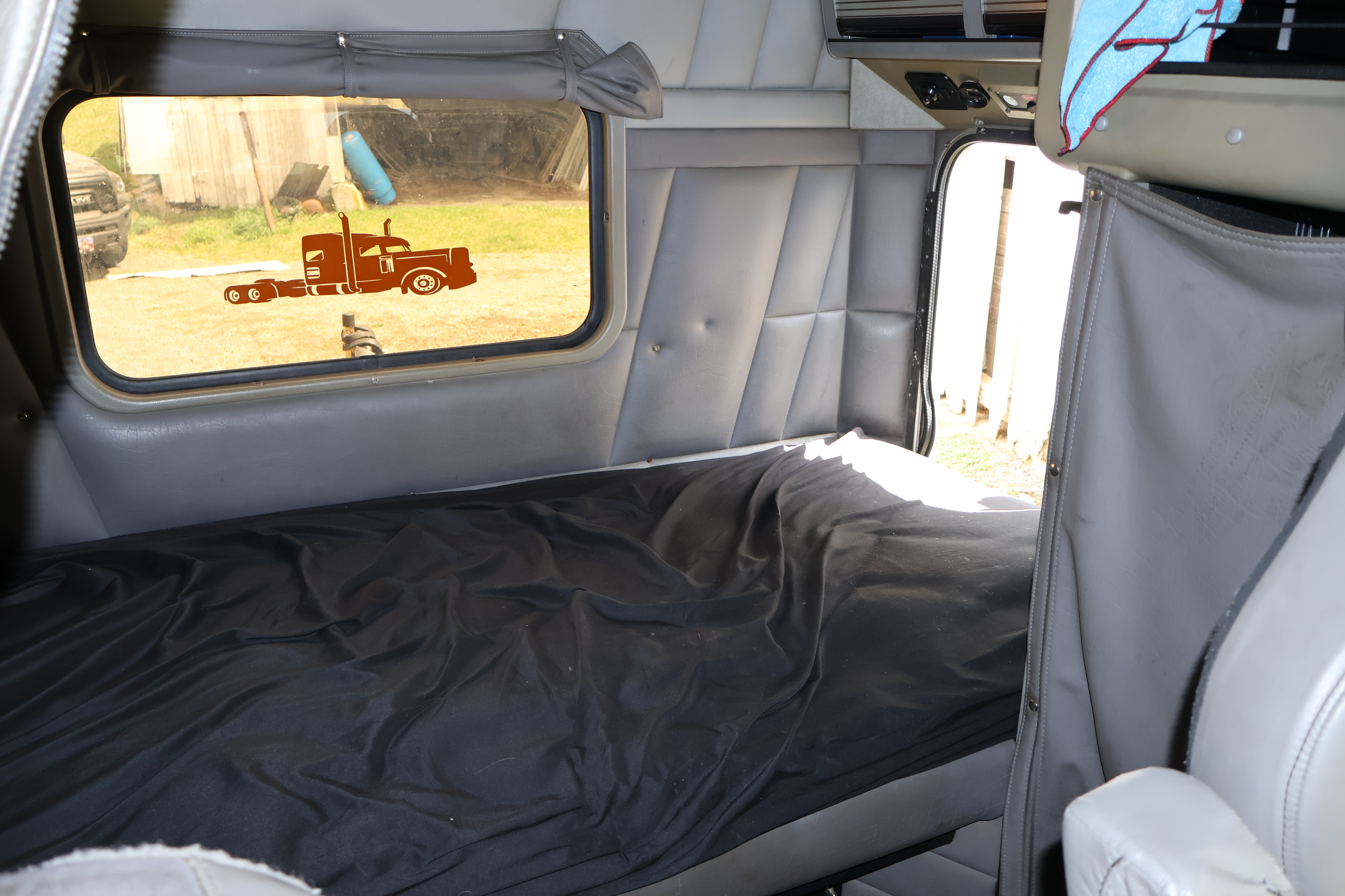 2001 PETERBILT 379 - Image 33