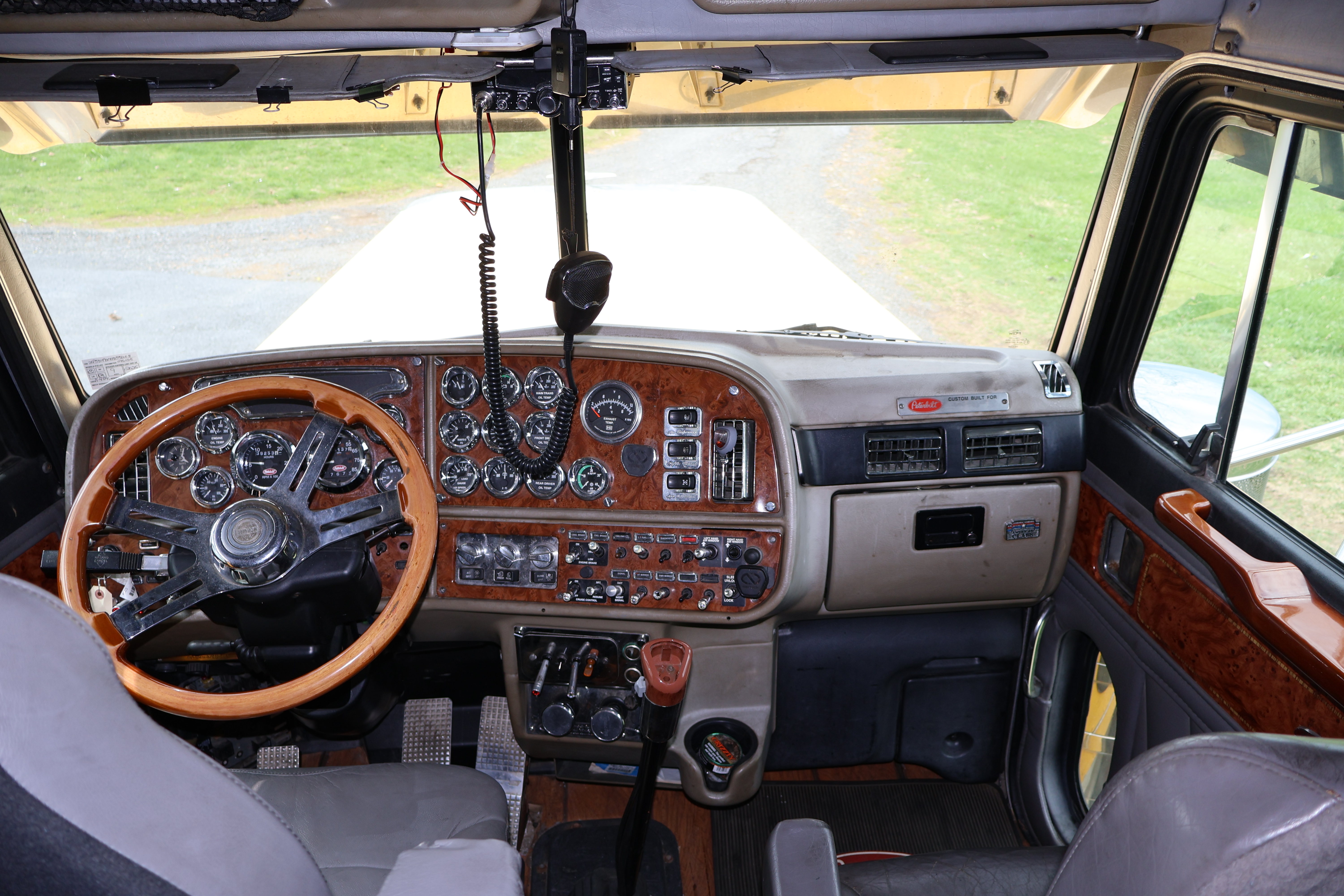 2001 PETERBILT 379 - Image 18