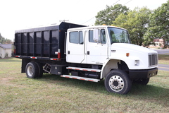 2003 FREIGHTLINER FL70 - Image 2