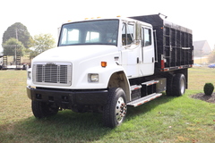 2003 FREIGHTLINER FL70 - Image 9