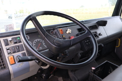 2003 FREIGHTLINER FL70 - Image 13