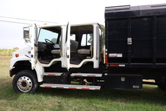 2003 FREIGHTLINER FL70 - Image 11