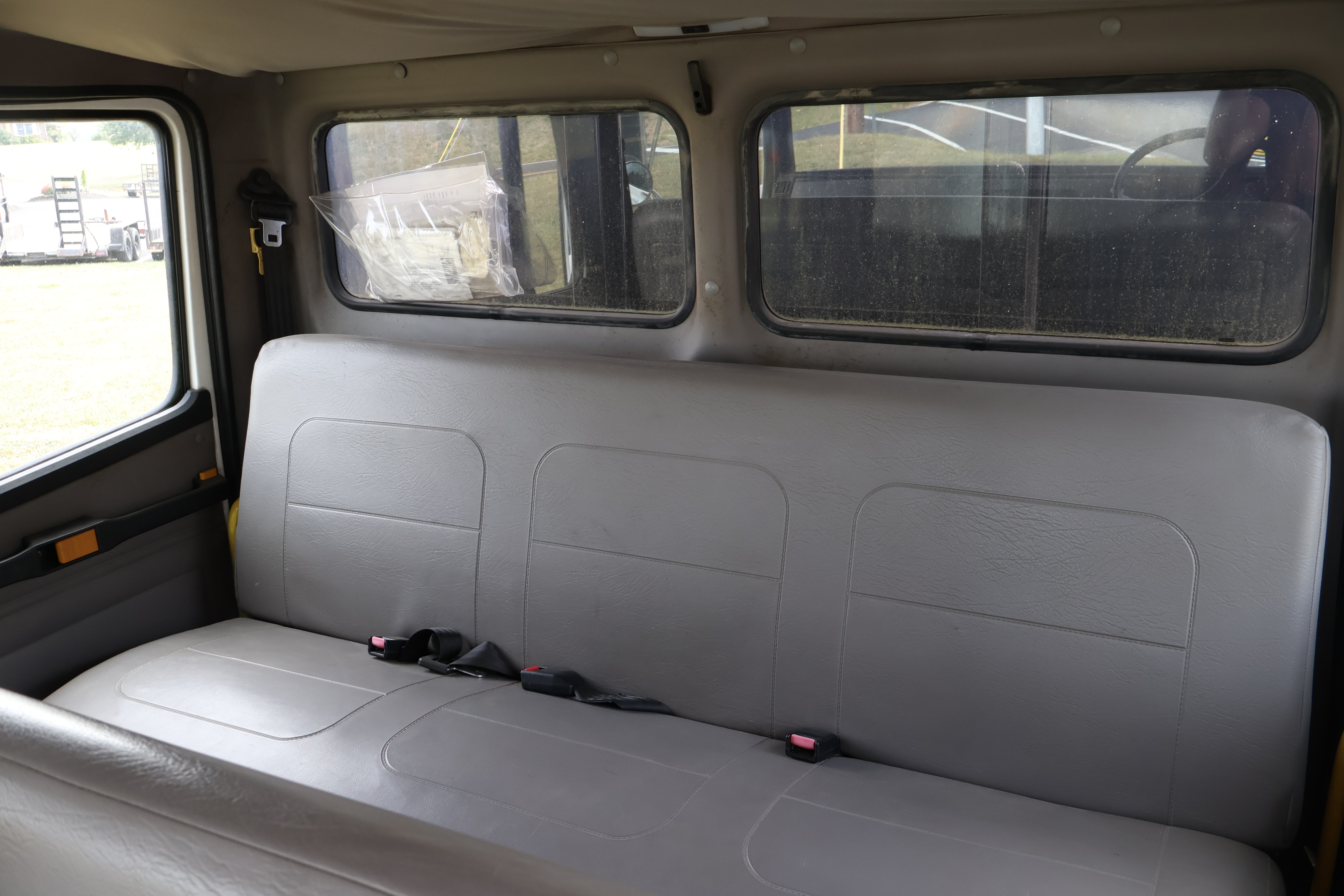 2003 FREIGHTLINER FL70 - Image 21