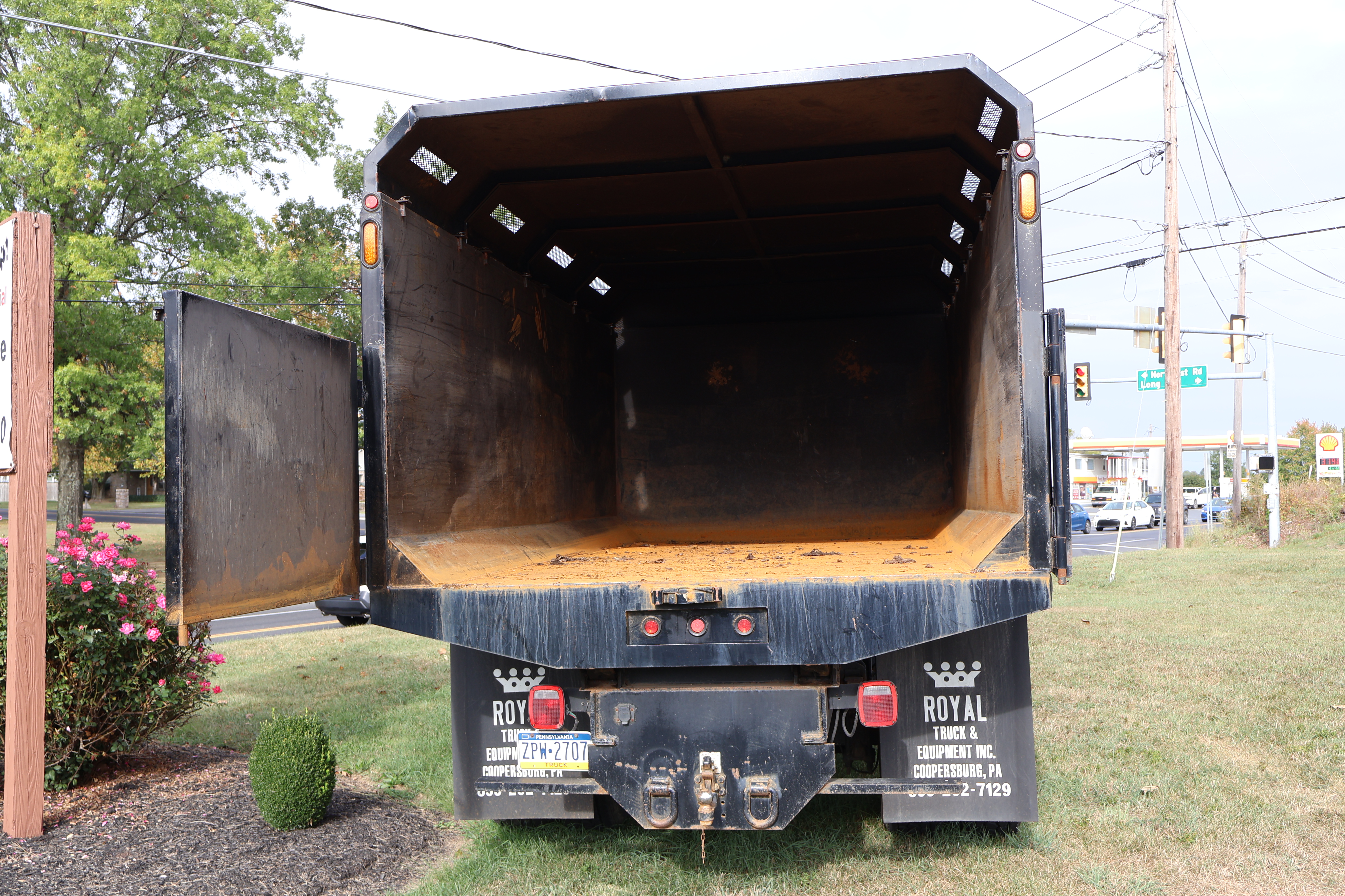 2003 FREIGHTLINER FL70 - Image 28