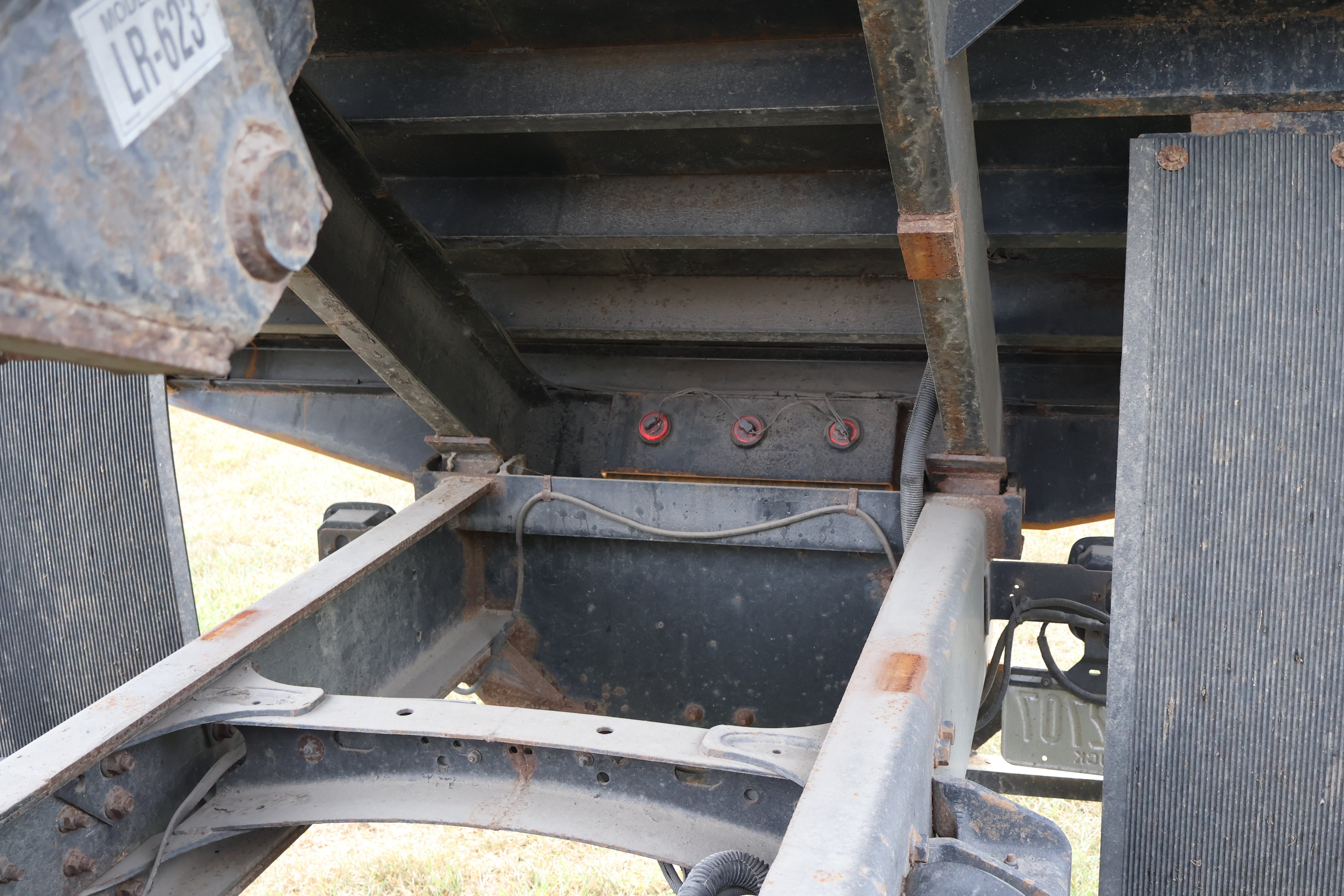 2003 FREIGHTLINER FL70 - Image 33