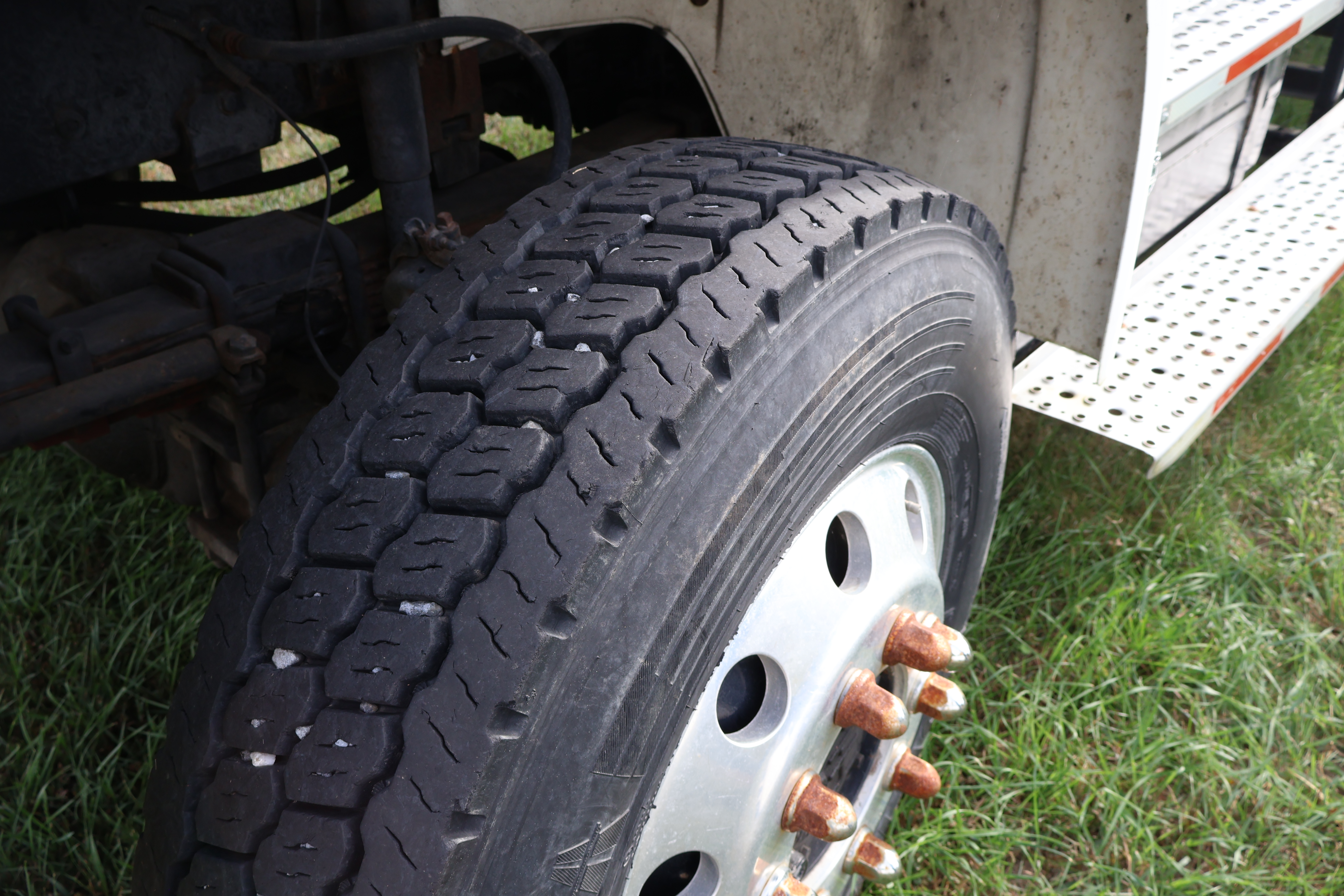 2003 FREIGHTLINER FL70 - Image 35