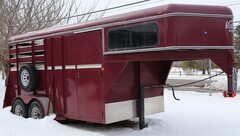 2019 VALLEY EQ 2910 21' 2 Horse Slant Load Gooseneck - Image 1