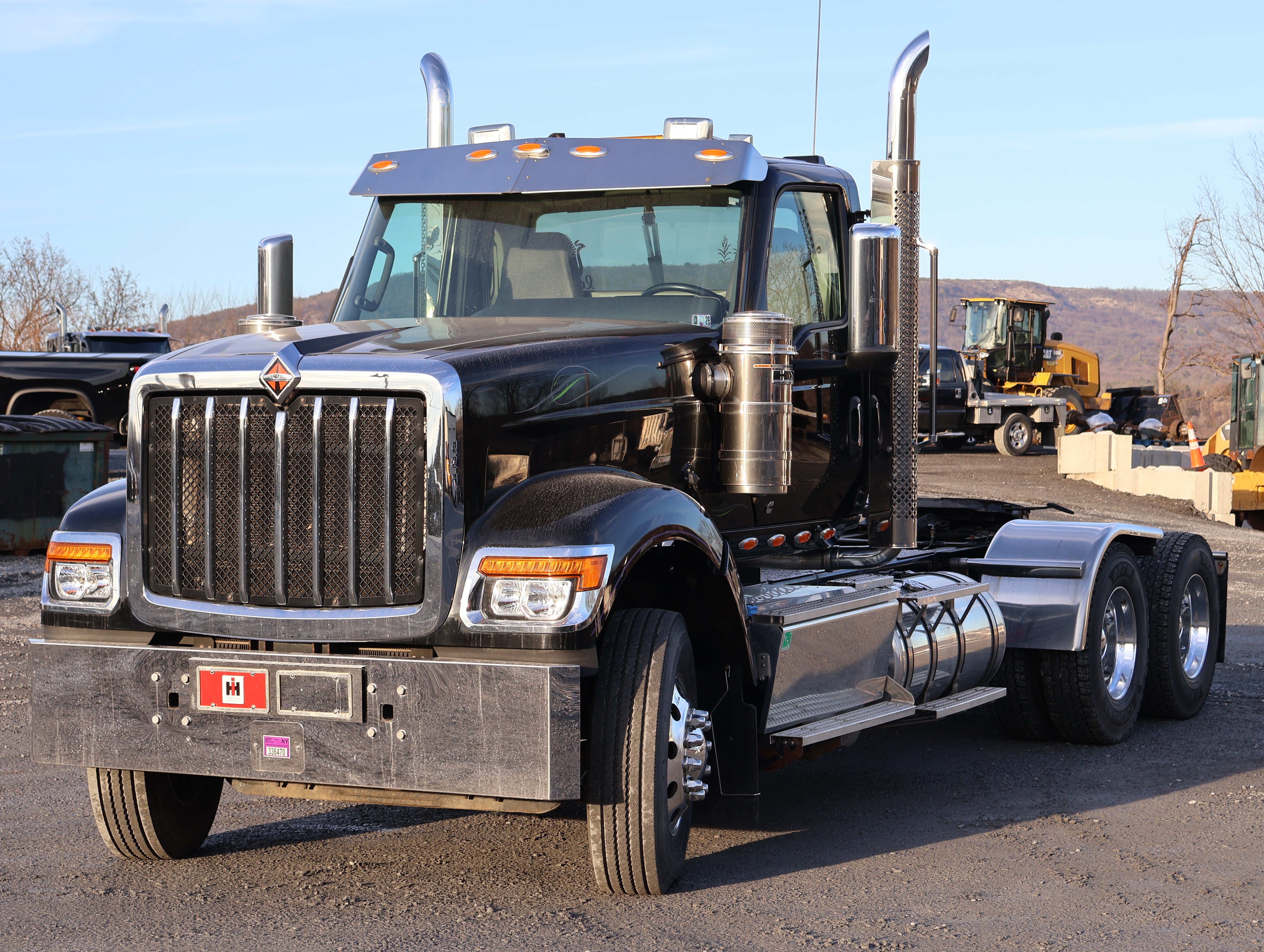 2024 INTERNATIONAL HX520 SFA - Image 4