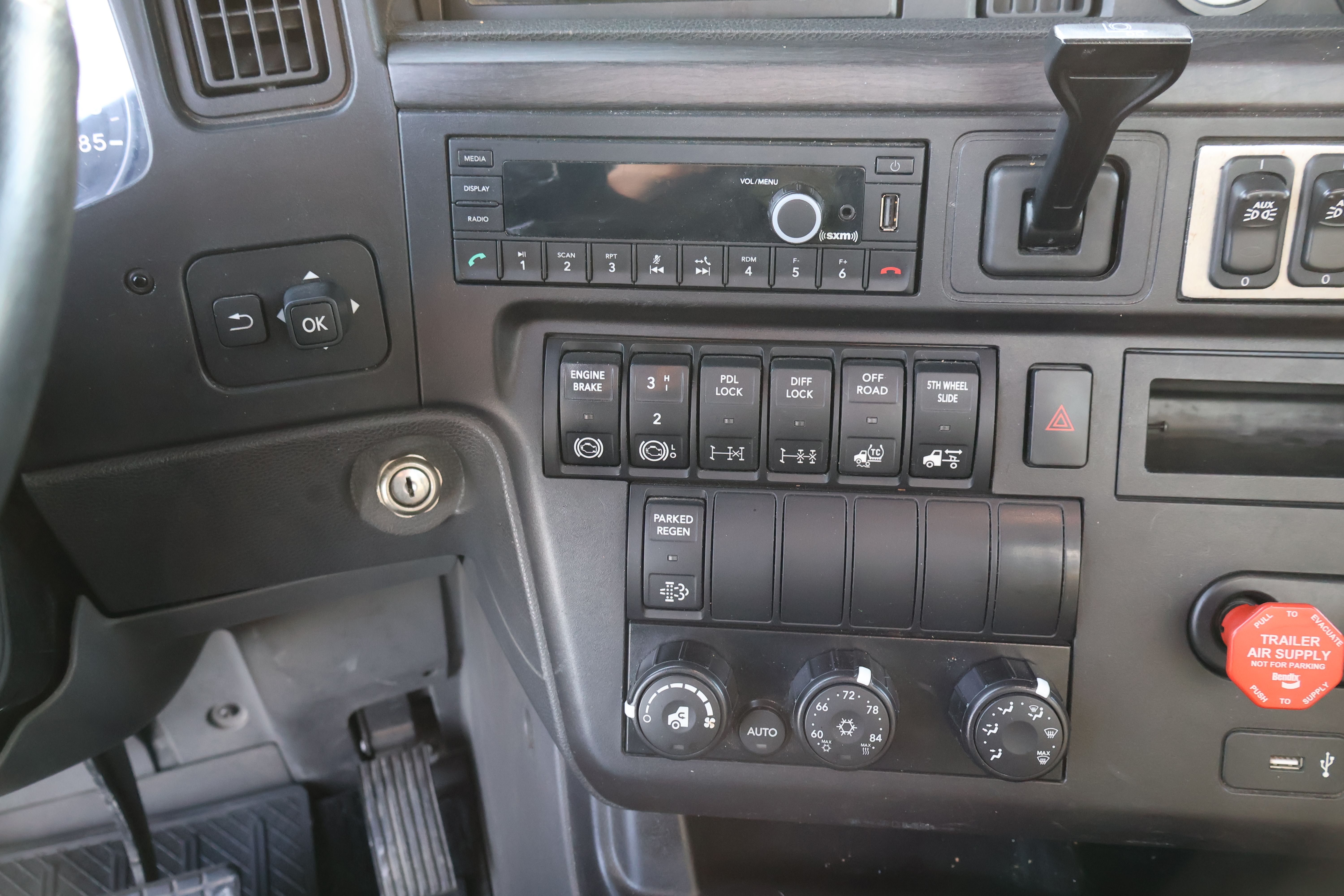 2024 INTERNATIONAL HX520 SFA - Image 37