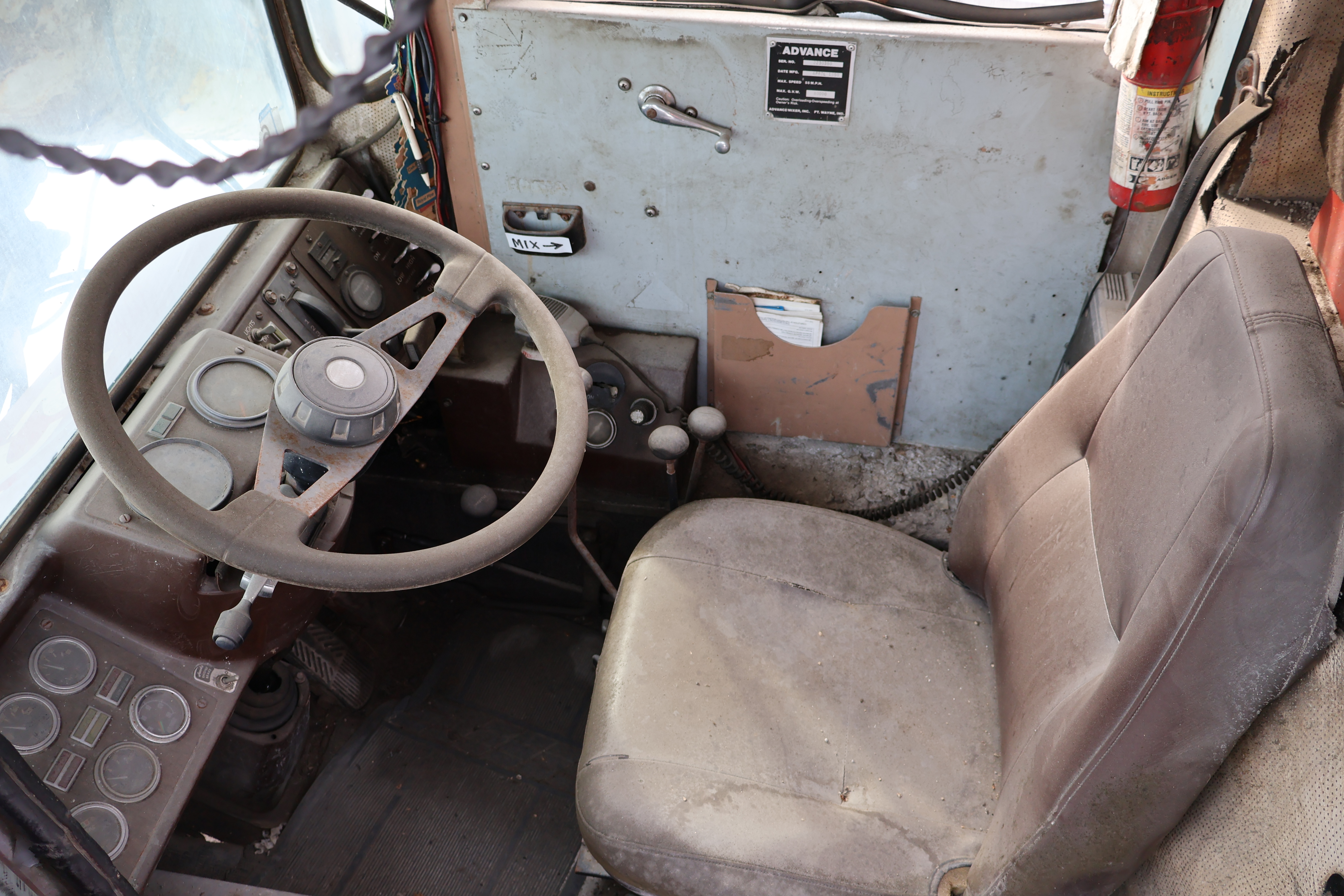 1990 ADVANCE Concrete Mixer Truck - view 7 of 27