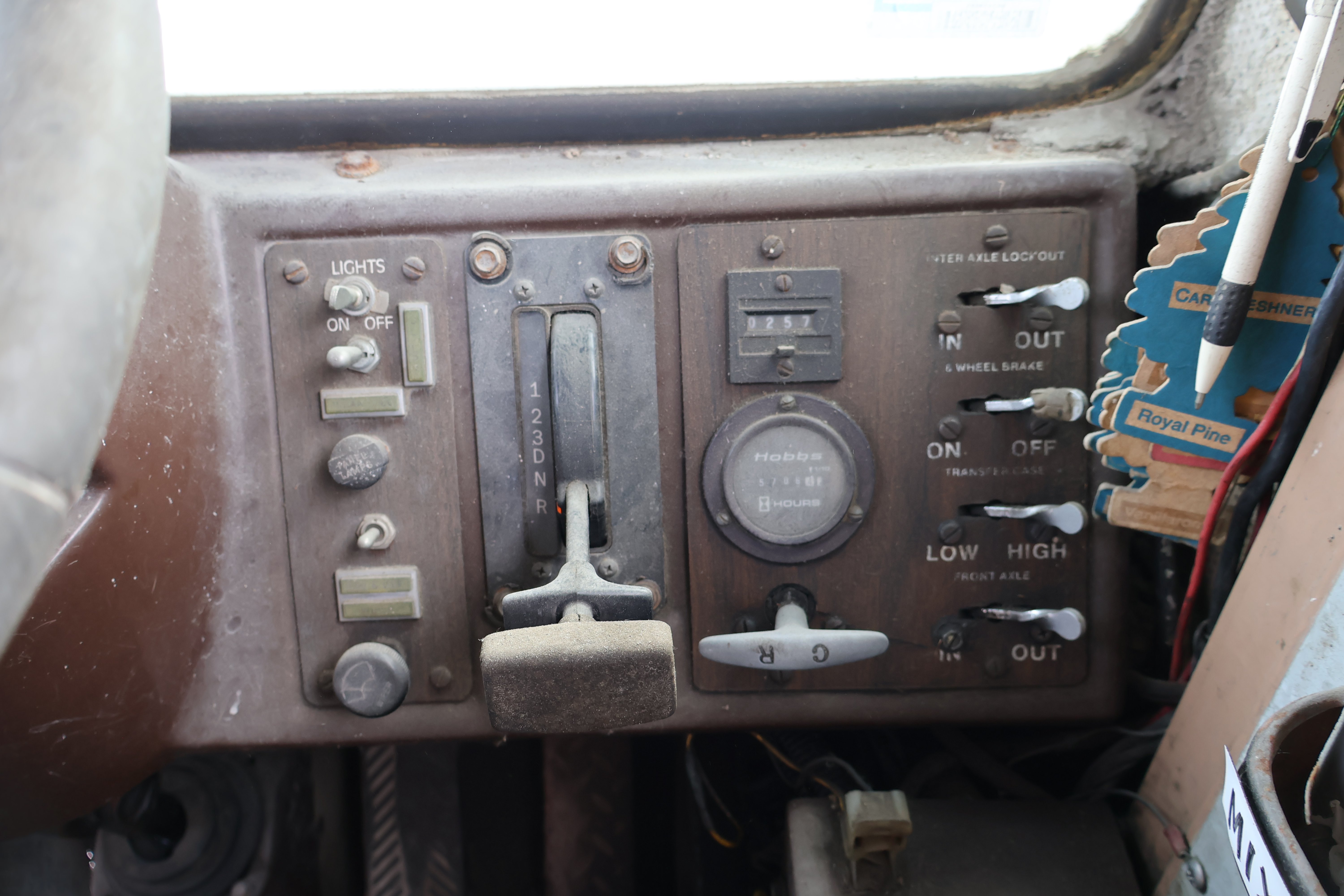 1990 ADVANCE Concrete Mixer Truck - view 8 of 27