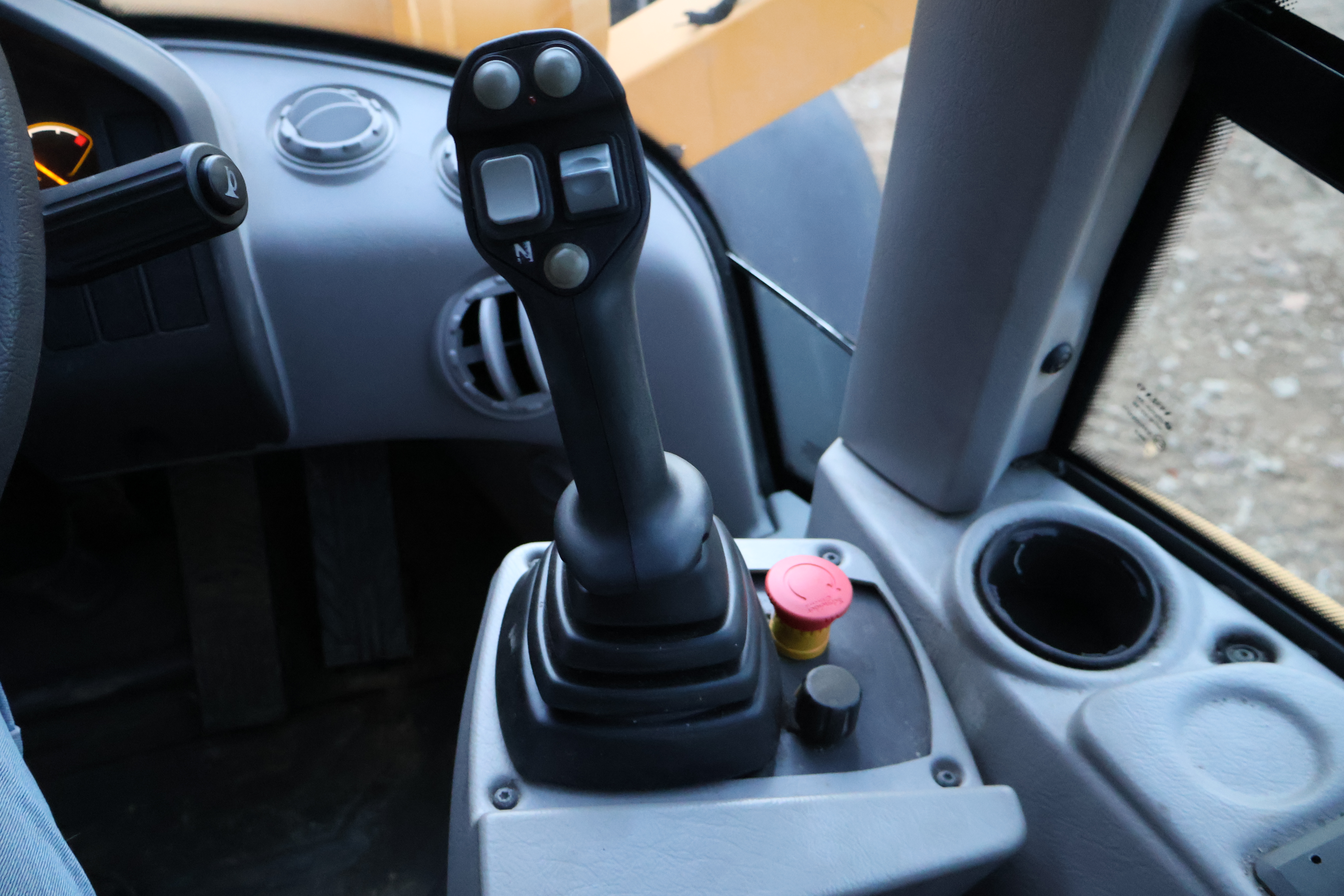 2014 VOLVO L50G - view 16 of 35