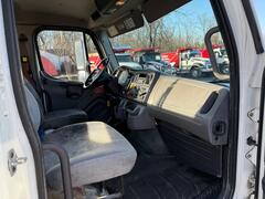 2015 FREIGHTLINER M2 112 - Image 12