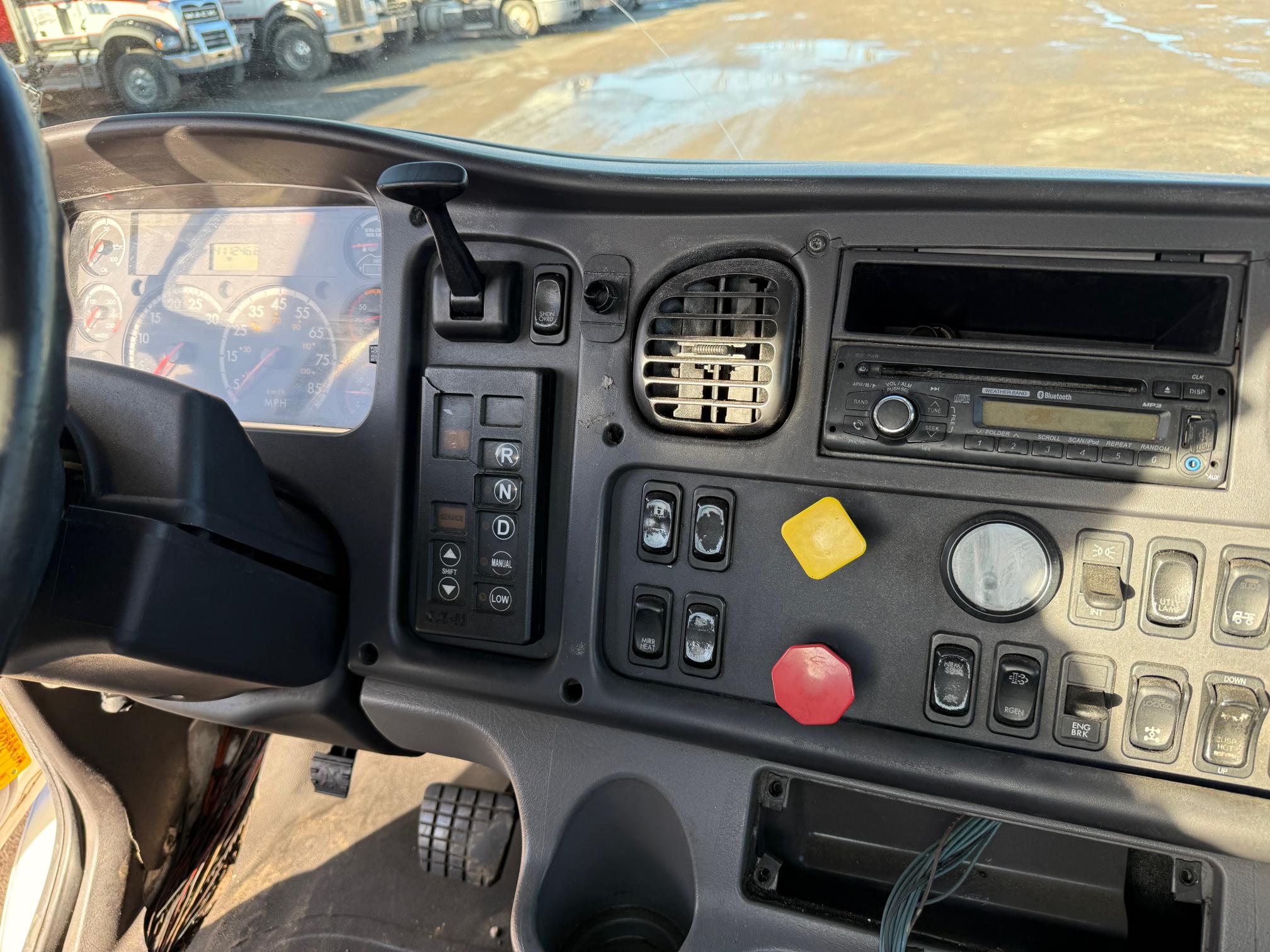 2015 FREIGHTLINER M2 112 - view 16 of 16