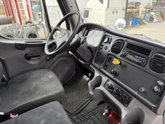 2015 FREIGHTLINER Business Class N2 106 - Image 16